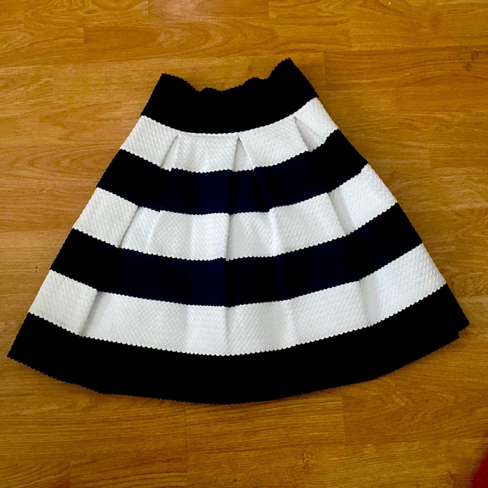 Xhiliration skirt